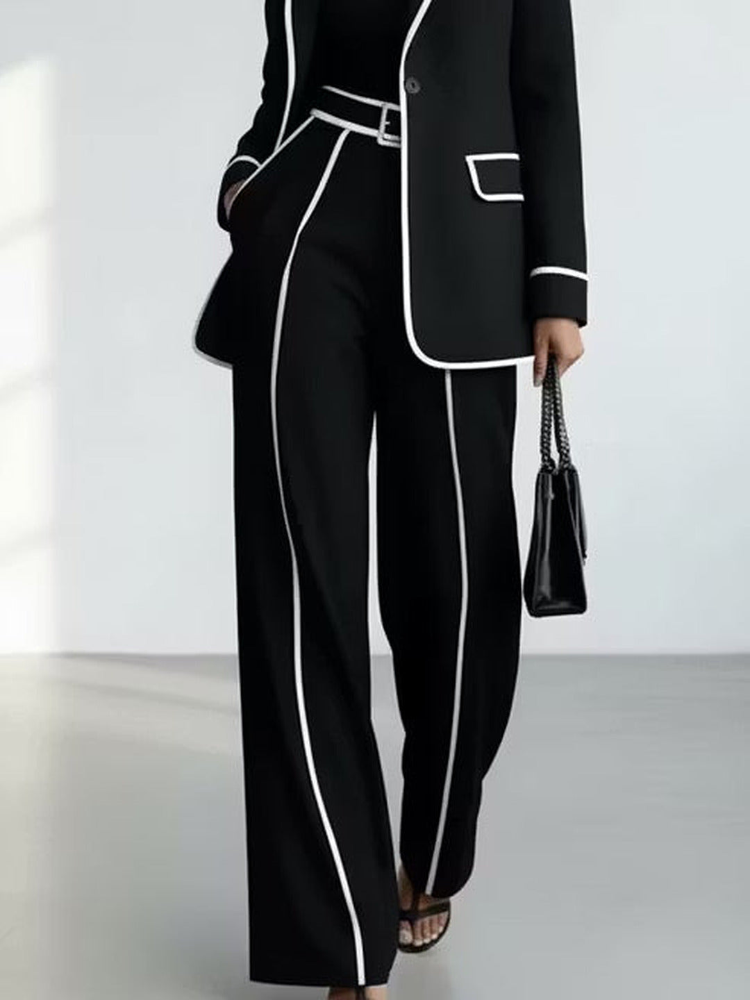 Clementina | Conjunto de blazer y pantalón con ribetes en contraste, negro